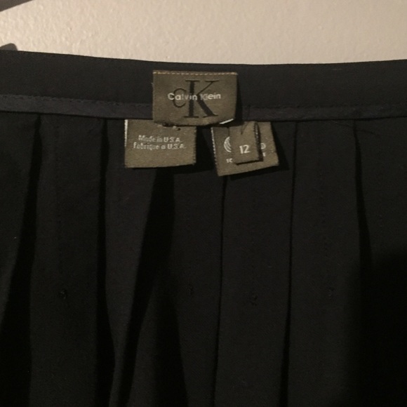 Pleated high waisted skirt - Picture 5 of 6